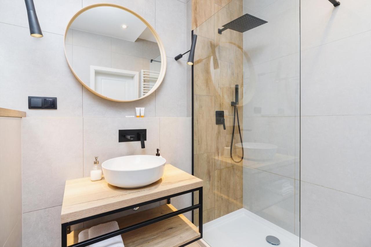 Apartament 3D Go By Noclegi Renters Krakow Ngoại thất bức ảnh